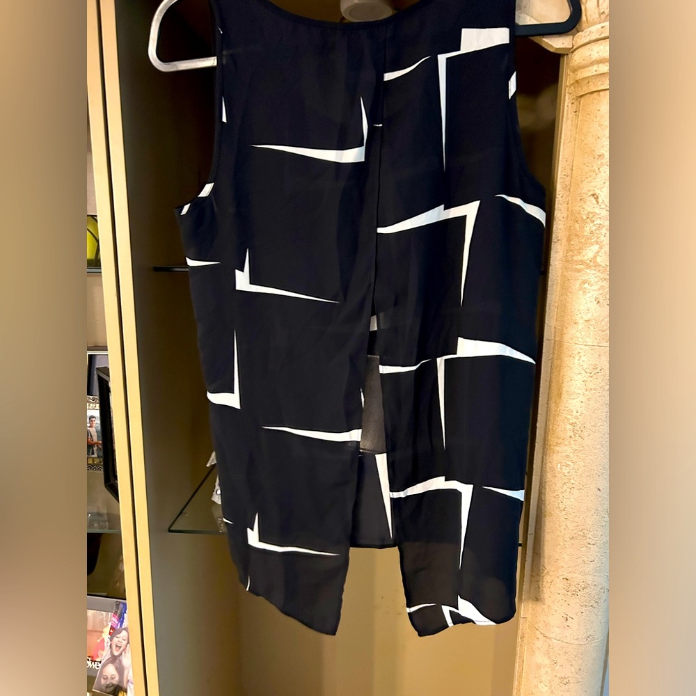 Express Split Back Tank Size L - image 1